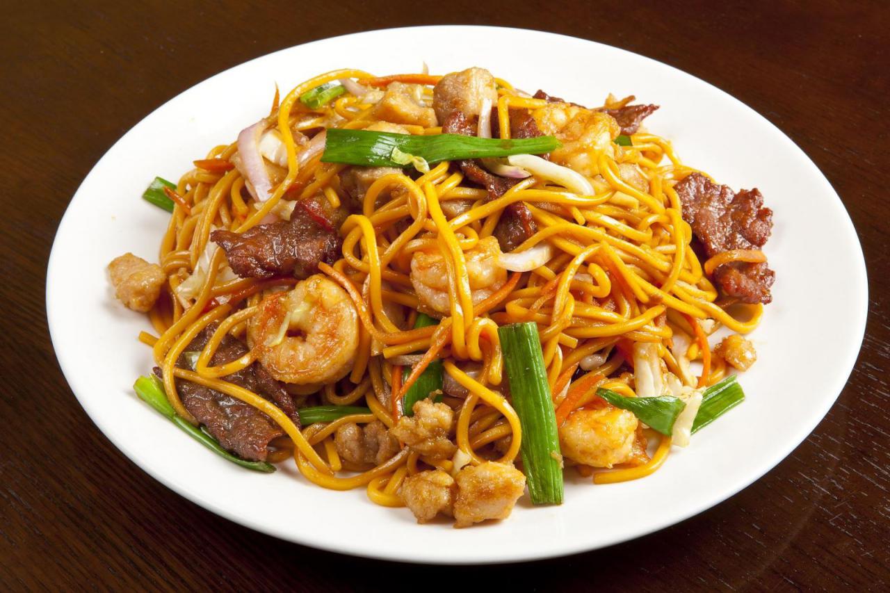 Mì xào Chow Mein